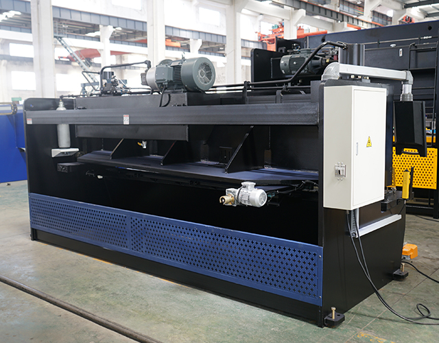 4x4000mm CNC دستگاه برش گیوتین گیوتین هیدرولیک برای برش فولاد ضد زنگ