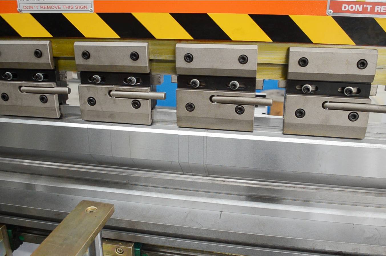 فشار هیدرولیک ترمز ESA S630 تمام فولاد CNC ورق فلز خم